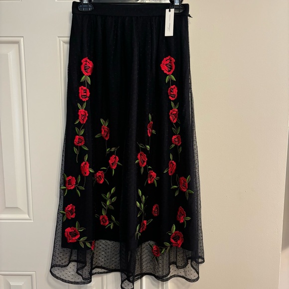 NWT Lovers & Friends Tulle Rose Embroidered Skirt - Picture 1 of 6